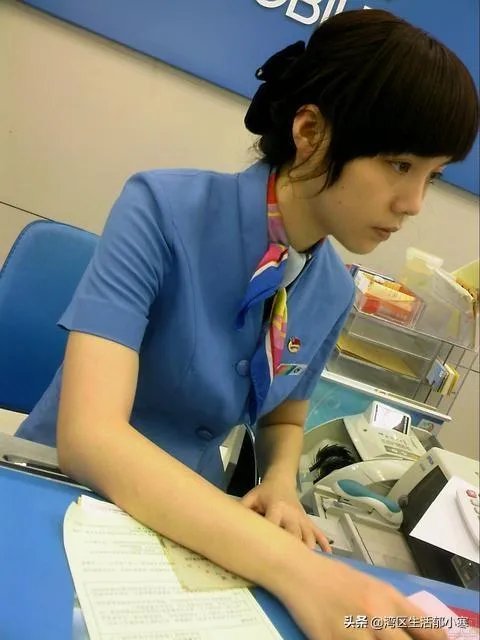 年内超千家银行网点关门意味着什么