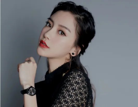 Angelababy短发造型来袭,你认为她哪个造型最好看?