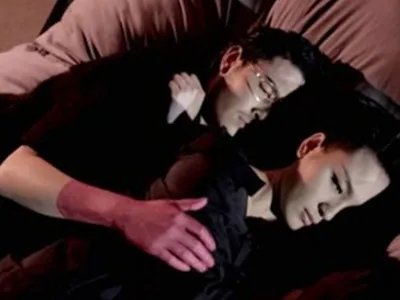 周笔畅新歌MV挑战大尺度床戏 超女演绎神秘三角虐恋