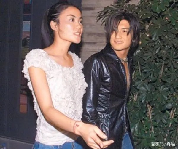 王菲第一任老公是谁