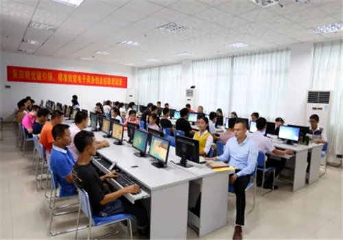 初级电脑培训班多少钱 电脑培训班有哪些科目