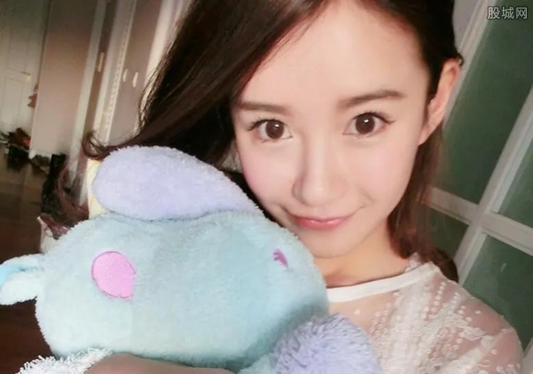 王思聪暗示张子萱性史混乱 曝杨一柳戴绿帽找陈赫算账