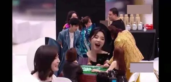 黄晓明和前女友秦岚同框，两人曾经有什么爱恨情仇？