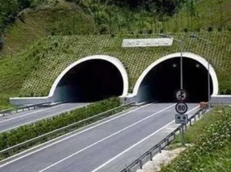 珠海透水事故全面开展水下搜救，被困人员还有生还的可能吗？