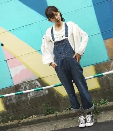 张子萱晒照打广告当模特 与陈赫领证结婚传闻是真是假？