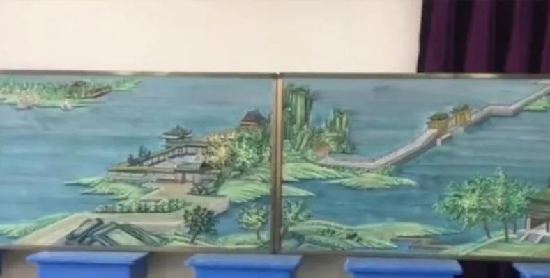 3个月用粉笔画32米清明上河图 现场画面曝光十分的震撼