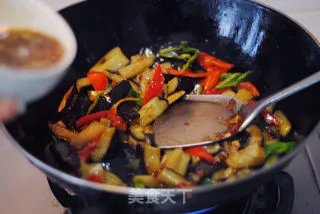 【鱼香茄子】——如何炸茄子少吸油