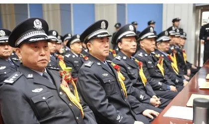 沈阳的尹老太太是退休警察吗？