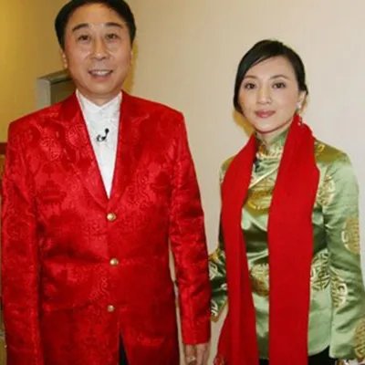 冯巩老婆艾慧个人资料介绍  多年甘居幕后辛苦持家