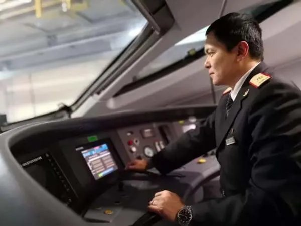 殉职司机5秒内采取了紧急制动，如何才能避免此类事故再发生？