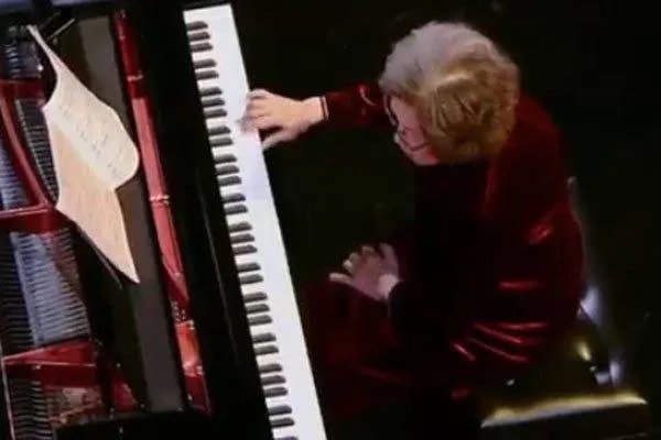 钢琴家巫漪丽为何不复婚？