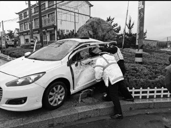 江苏23岁民警突遭车祸牺牲，事故发生时的具体情况是怎样的？