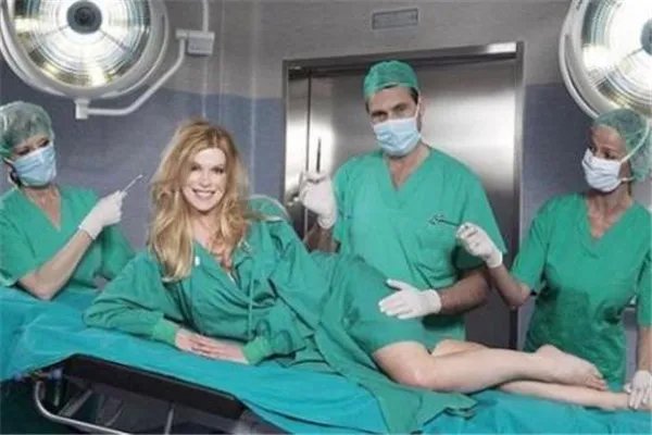 世界上整容最多的女人是谁 辛迪·杰克逊(一共48次)