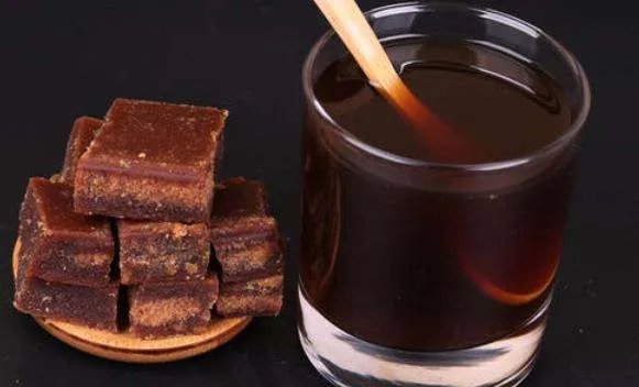 黑糖就是红糖吗？