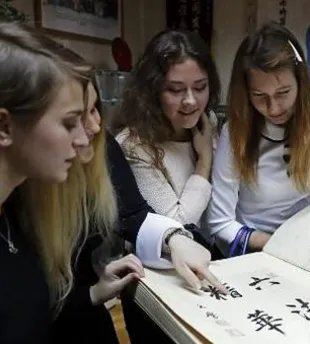 教育专家如何看待俄将汉语纳入高考？