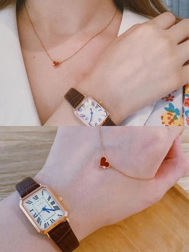 花色连衣裙现在还是否流行？现在的流行趋势是什么？