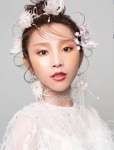 一般到学校学彩妆需要多长时间，大概多少钱，谢谢