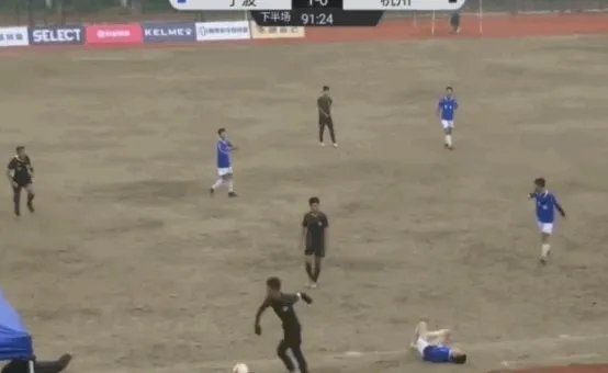 飞踹球员被处罚停赛一年，并集体致歉，你觉得这种道歉诚恳吗？