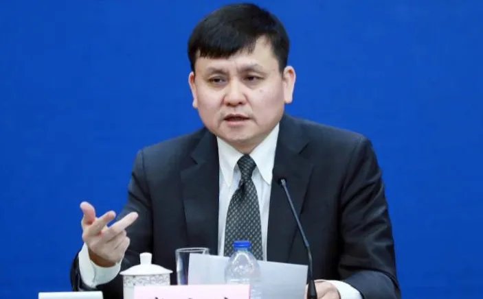 针对十一能否出去浪，张文宏是如何发声的？