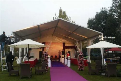 婚庆帐篷出租一般多少钱 租赁婚庆帐篷要注意什么