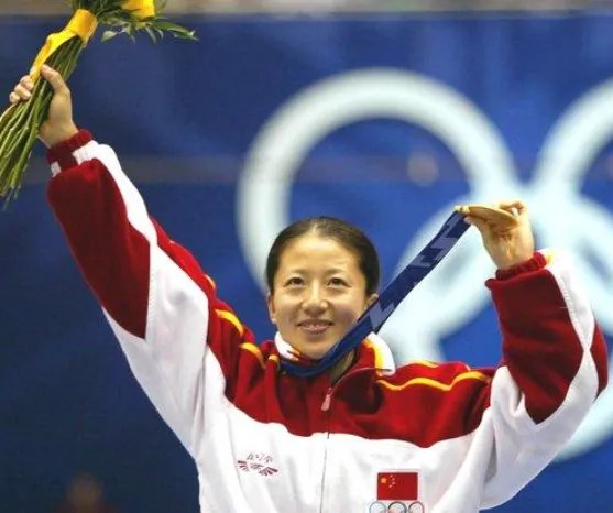中国第一个获得冬奥会金牌的是谁?