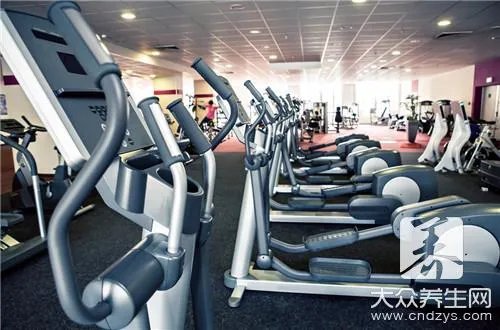 健身综合训练器         