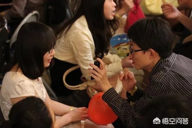 博士学历怕吓着男方,家长只敢说是硕士,这背后的原因是什么?