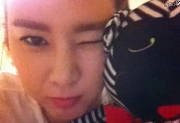 刘仁娜池贤宇分手的原因 刘仁娜劈腿李光洙是真的吗