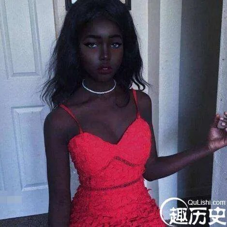 世界上最漂亮的非洲黑人美女,黑人女孩Lolita成最黑网红