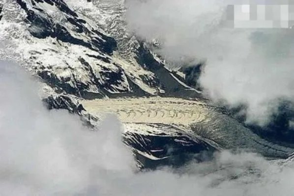 卫星拍到的真龙凤凰：青海湖有龙的传说传闻