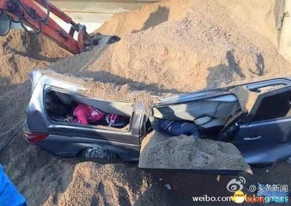 山东蓬莱机场车祸致11儿童死亡 黑校车难辞其咎