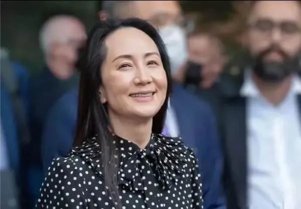 孟晚舟是因为何事在加拿大被拘押1028天的？