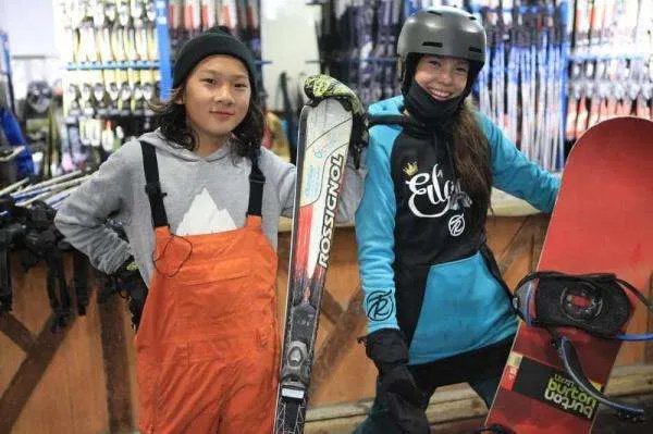 苏翊鸣和谷爱凌去海南学冲浪，他们两人的关系怎么样？