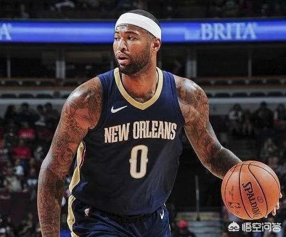 考辛斯在社交媒体上取关鹈鹕后，关注了泡椒、兰德尔、小托马斯，大家怎么看？