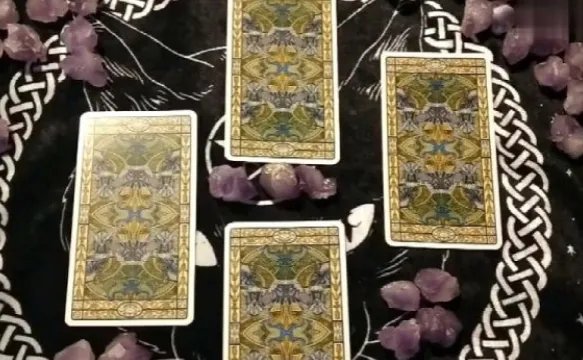 塔罗牌占卜骗局是怎样的？所谓的大师真的有占卜之术吗？