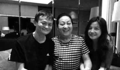 赵薇开光再次怀孕是真是假？ 小燕子嫁入豪门惹人羡