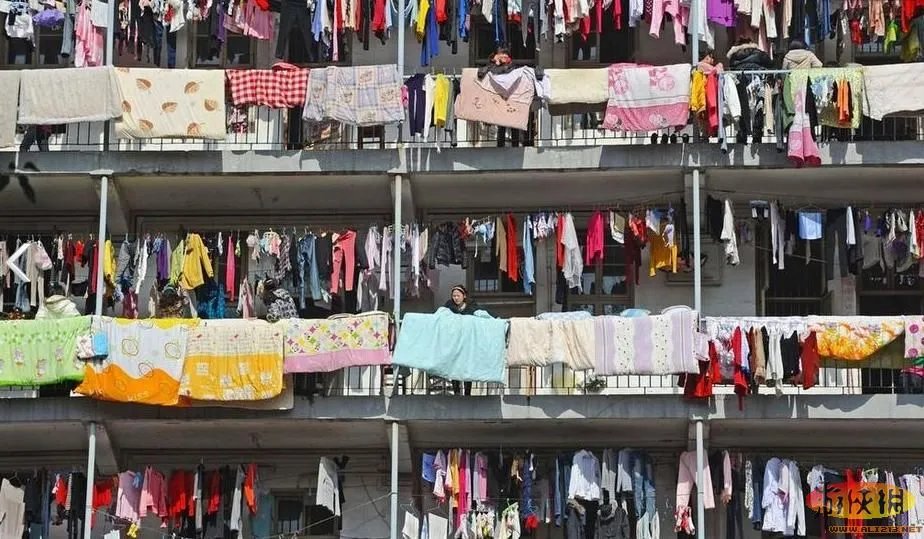 晒没？盘点“中国式晾晒”比“过马路”更壮观