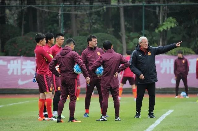 怎么看国足世预赛12强赛取得这样的战绩?如何评价整个系列赛?