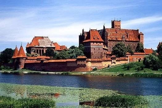 德国总统请求波兰原谅,为什么二战已经过去了这么久德国还这么自责?