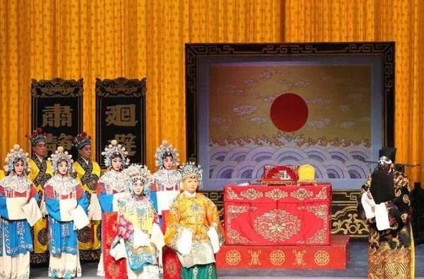 压轴是最后一个还是倒数第二个?倒数第二个(最后是压台)