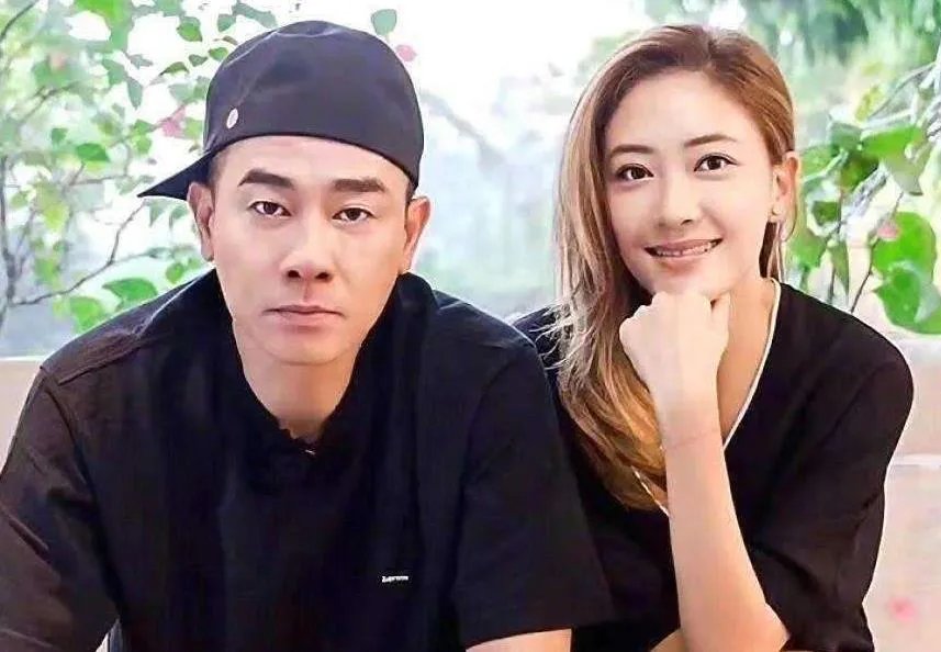 陈小春比应采儿大几岁,陈小春应采儿的故事