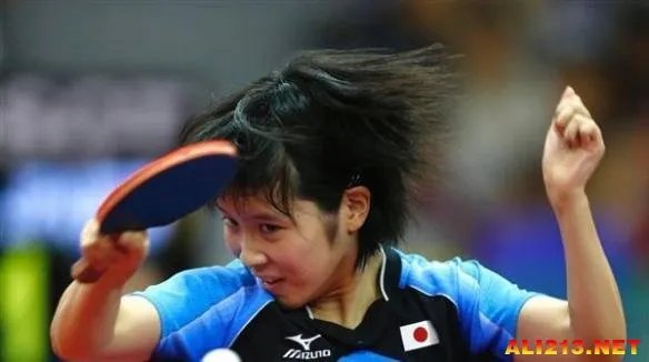 日本00后女乒萝莉网络走红 貌美可爱萌翻网友