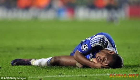 盘点足坛十大假摔王 C罗苏神布教授领衔无罗本