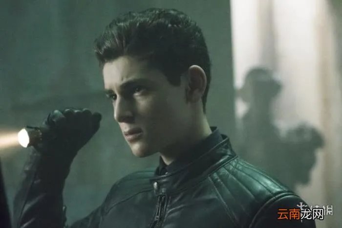 戈登、芭芭拉对峙街头 芭芭拉第五季