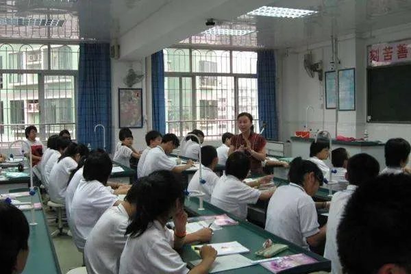 衡水中学学霸班倒数第一考631分，升学率为何这么高？