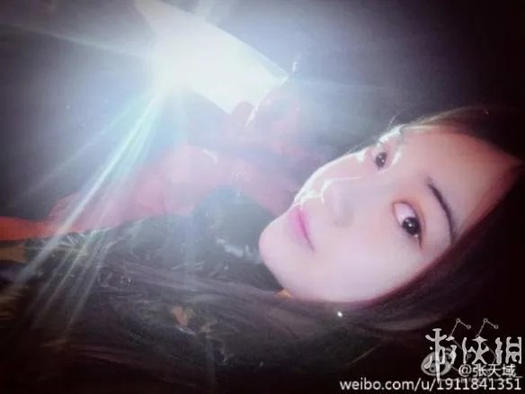 95后冰壶美女选手走红 蛾眉微皱表情私房照惹人怜爱