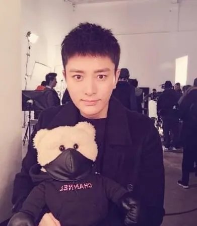 贾乃亮双12赞助员工植发是怎么回事