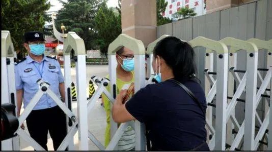 考生临考前12分钟在等妈妈,具体是什么情况?