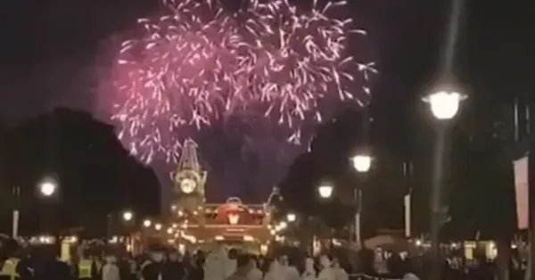 上海将恢复小区出入，市民放烟花庆祝，恢复后各区域是否又开始堵车模式？