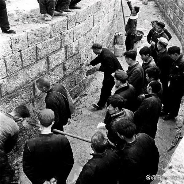 红旗渠牺牲5万多人